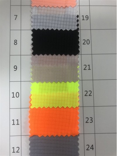 SX-LG LG-TH1001 Corn small grid Ingredients: 100% polyester Weight 100g Specification: 160cm ultra-thin sports cloth front view